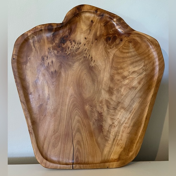 Lazy Susan
Solid Fir Wood
11” x 13”
Preowned/unused and in excellent condition - Picture 3 of 6